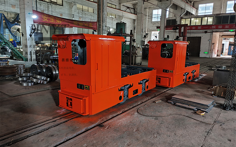 5噸蓄電池電機(jī)車發(fā)貨.jpg